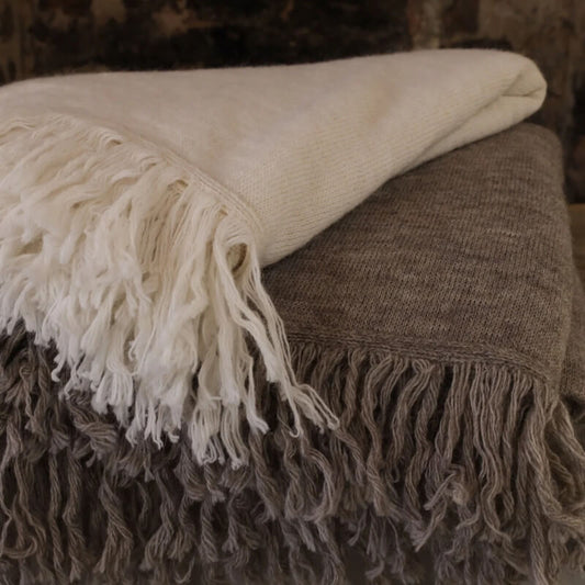 Hochwertige, leichte Alpaka-Decke mit Fransen – Hamburg, von Passion for Linen