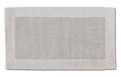 Hochwertiger Baumwoll-Badteppich Select in Perlgrau von Rhomyhome – weicher Badezimmerteppich in elegantem Grauton für ein modernes Badezimmer.