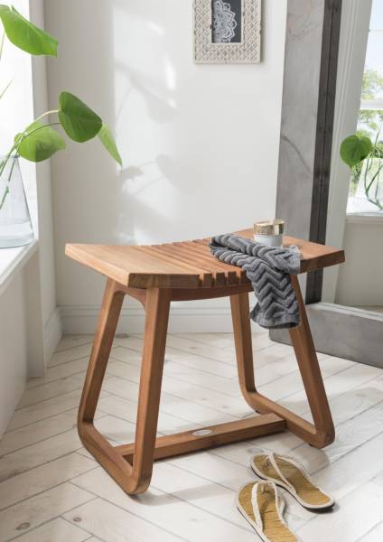 Badehocker Destiny Asia aus Teakholz: Asiatisches Design für eine entspannte Atmosphäre im Bad.