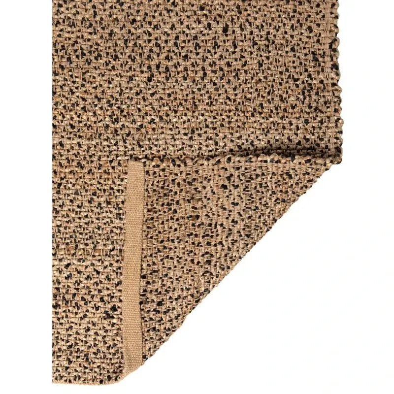 Rückseite des Elliot Teppichs in Carbon – robuste Naturfaserkante