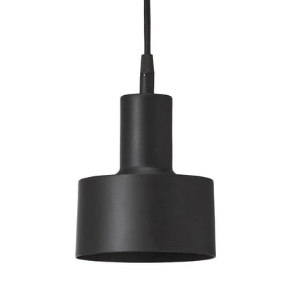 Kleine Pendelleuchte Solo aus mattem Schwarz, modernes Design aus Metall