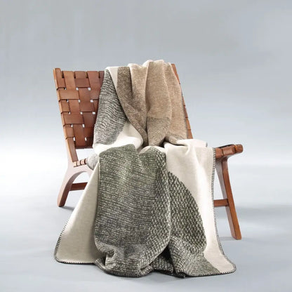 Kuscheldecke mit Muster Nordic Rock – Wohndecke 150 x 200 cm