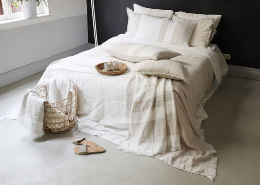 Passion for Linen Kate Leichte Leinendecke/Sofadecke/Plaid, Natur: Luftige, leichte Leinendecke in Naturtönen für warme Tage.
