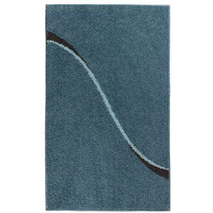 Modern gemusterter Badteppich in Ocean Blau – weiche Hochflor Badematte Carve für ein modernes Badezimmer.