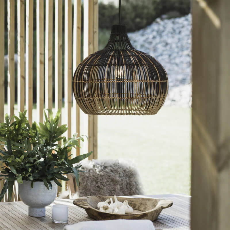 Rattan-Deckenlampe "Martha" von PR Home: Die moderne Pendelleuchte (38cm) für den Esstisch ist eine stilvolle Leuchte.