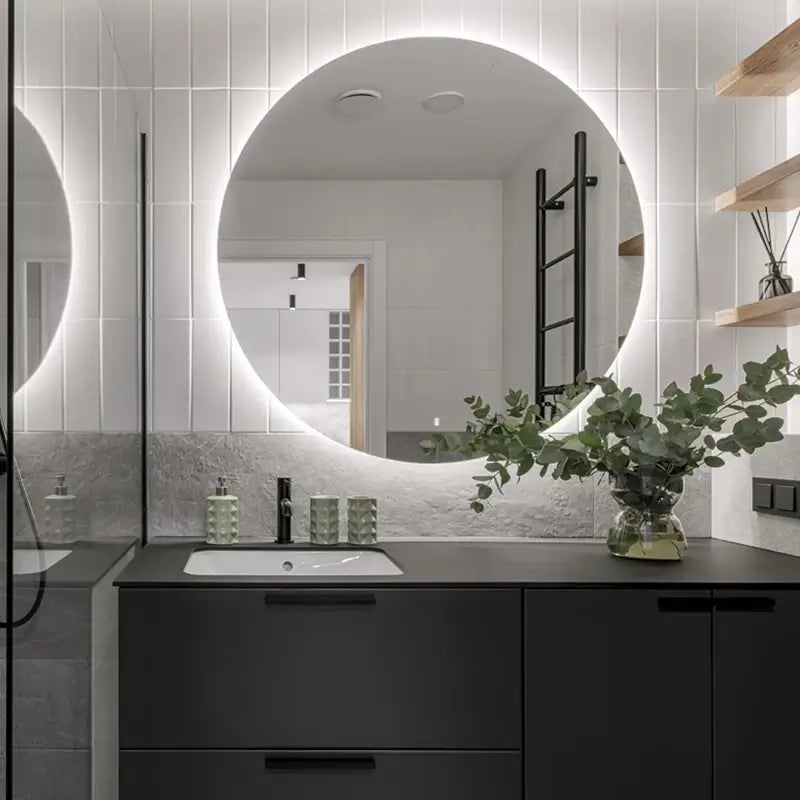 Runder Badezimmerspiegel mit LED-Beleuchtung im modernen Design für helles, gleichmäßiges Licht