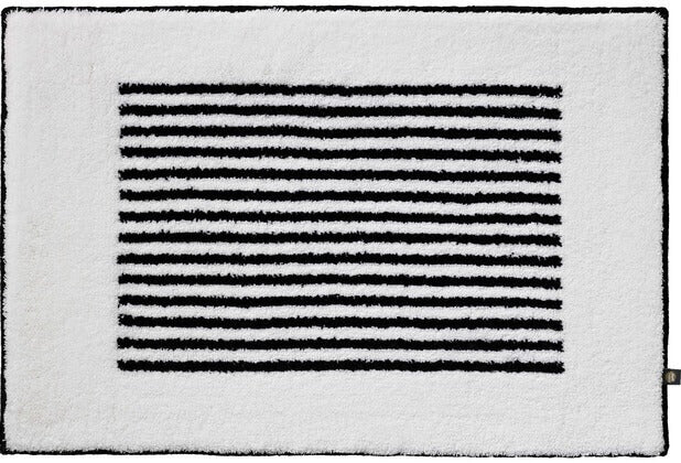 Moderner Badteppich Linea in Weiß Schwarz als Maßanfertigung – stilvoll und individuell für ein zeitgemäßes Badezimmer.