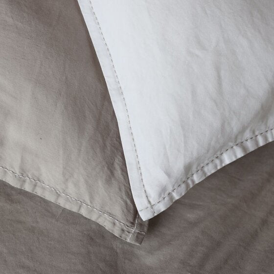Kissenbezug "Catelijne" von Passion for Linen: Der Kissenbezug ist ein stilvoller Bezug.