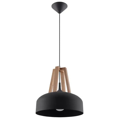 Schwarze CASCO Pendelleuchten mit Holz-Akzent über einem modernen Essbereich – ideale Beleuchtung für Esszimmer, offene Küche oder Café-Interieur.