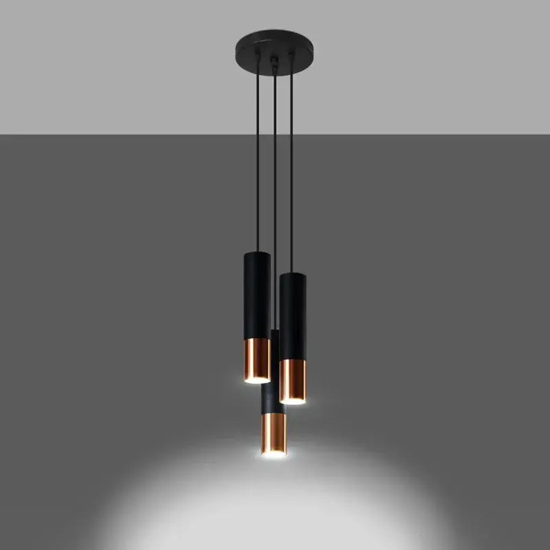 Schwarz-kupfer Pendelleuchte 3-flammig mit warmem Licht – LOOPEZ Leuchte eingeschaltet