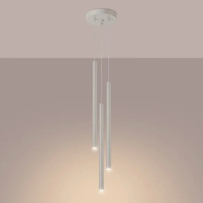 3-flammige Pendelleuchte Pastello in Beige mit eingeschaltetem Licht – warme, indirekte Beleuchtung im modernen Interieur