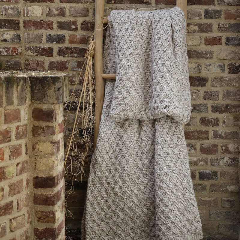 Grob gestricktes Plaid in Offwhite, Sofadecke Verbier 