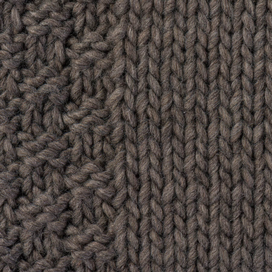 Strickplaid aus Wollmix in Dunkelbraun: Die hochwertige Strickdecke "Aberdeen" ist ein kuscheliger Überwurf.