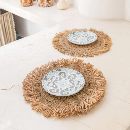 Platzsets "Waisai" mit Fransen: Die runden Boho-Platzsets sind ausgefallene Tischsets.
