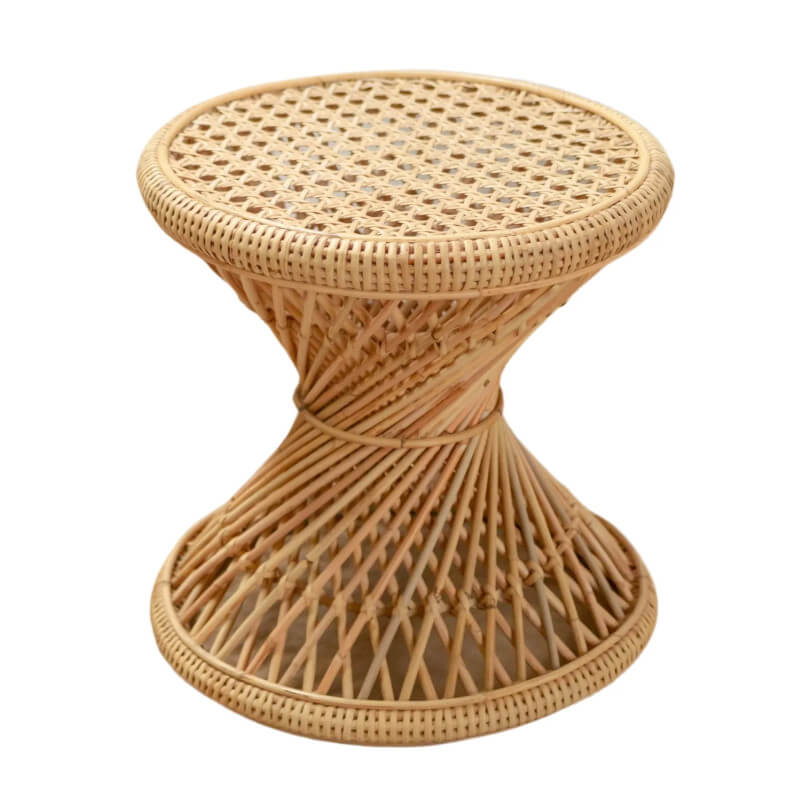 Rattan-Beistelltisch "Luhu": Der runde Boho-Ablagetisch im Ibiza-Stil ist ein stilvoller Tisch.