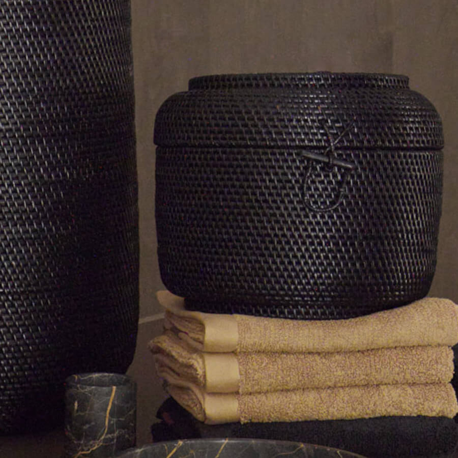 Aquanova Cino Rattan-Korb, Schwarz: Naturmaterialien für ein gemütliches Ambiente.