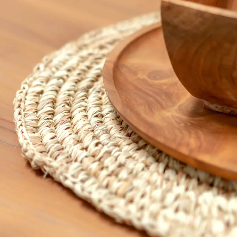 Runde Platzsets "Urup" aus Raffia: Die Tischuntersetzer sind stilvolle Untersetzer.