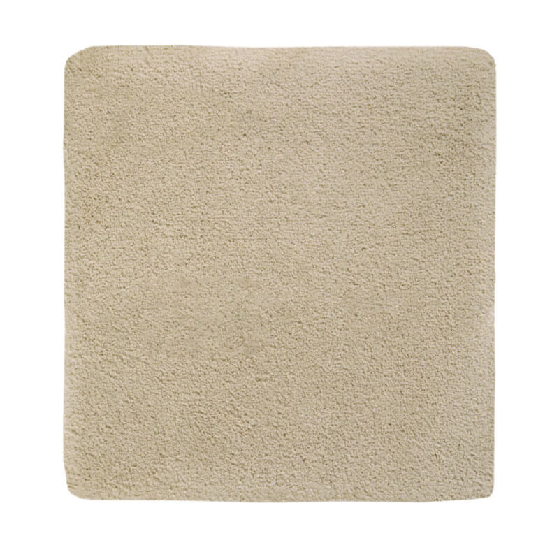 WC-Vorleger Mauro in Almond Mandelbeige von Aquanova in 60x60 cm – weicher Badteppich mit flauschigem Flor und rutschfester Unterseite für ein stilvolles Badezimmer.