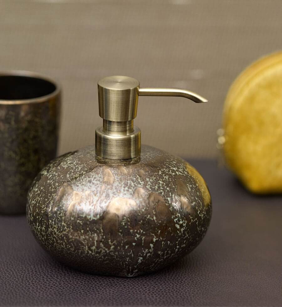 Aquanova Ugo großer Seifenspender in Vintage-Bronze: Seifenspender mit antikem Charme für ein besonderes Flair.