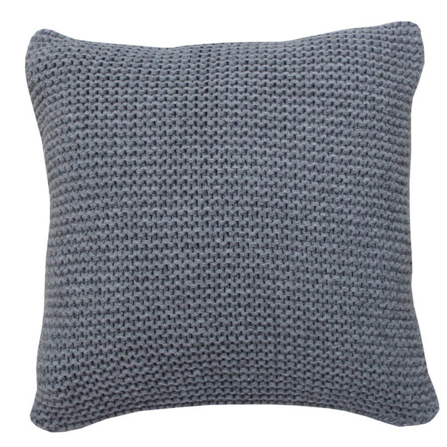 Modern und taktil: Das Strick-Dekokissen/der Kissenbezug 50x50cm mit Zopfmuster (Devon) in Grau kombiniert moderne Optik mit angenehmer Haptik.