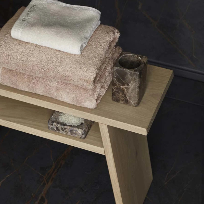 Style dein Bad mit Holz – natürliche Accessoires und warmes Badezimmer Zubehör im modernen Look