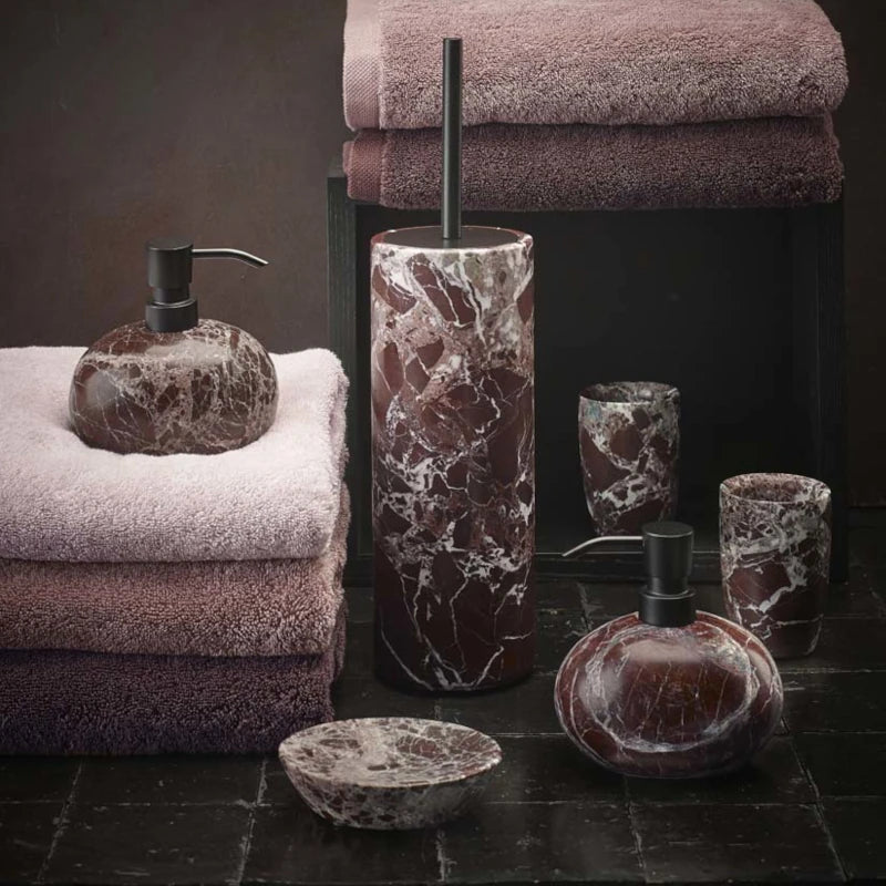 Style dein Bad mit Marmor Badaccessoires – edles Badezimmerdesign mit natürlichen Materialien
