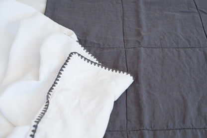Felice Tischdecke mit Festonsaum, Leinen, Weiß: Elegante Tischdecke für Ihr Zuhause.