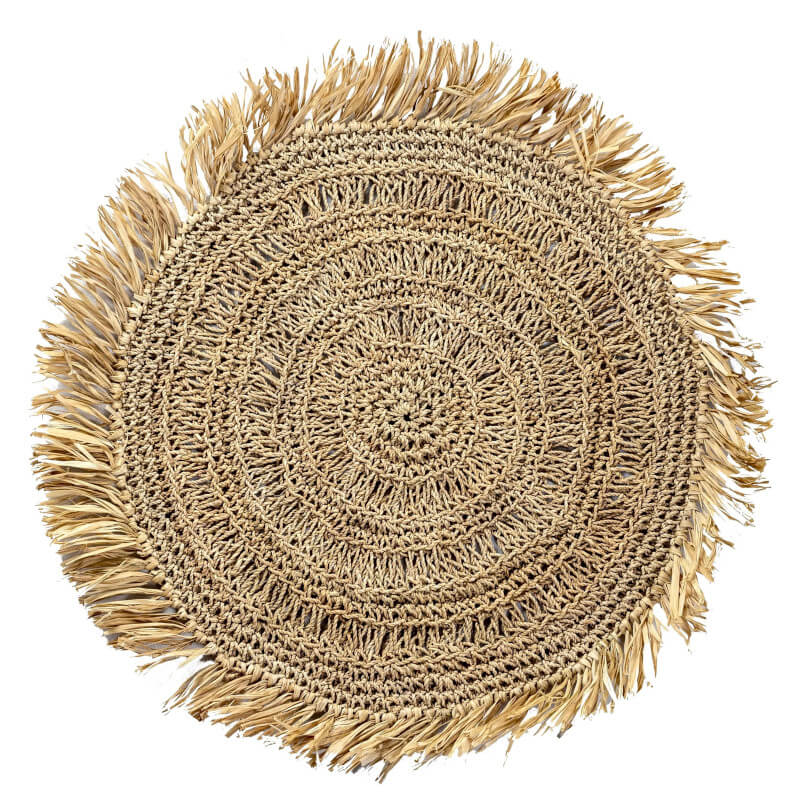 Tischsets "Waisai" mit Fransen: Die runden Raffia-Platzsets sind ausgefallene Tischsets.