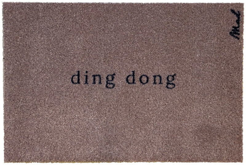 Türvorleger mit Schriftzug "Ding Dong", Fußmatte in Braun, Modell Anna von Mad About Mats.