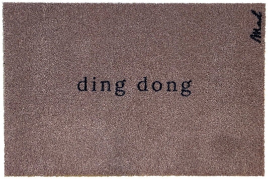 Türvorleger mit Schriftzug "Ding Dong", Fußmatte in Braun, Modell Anna von Mad About Mats.