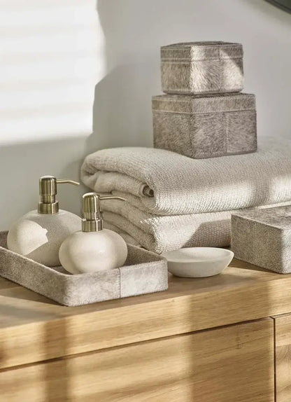 Badaccessoires Ugo Sand – Steingut mit Bronze