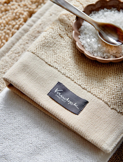 Vandyck Home Uni Handtuch Bleached Sand – Bordüre-Detail, weiche Baumwolle in hellem Sand, als Badetuch, Duschtuch & Gästetuch