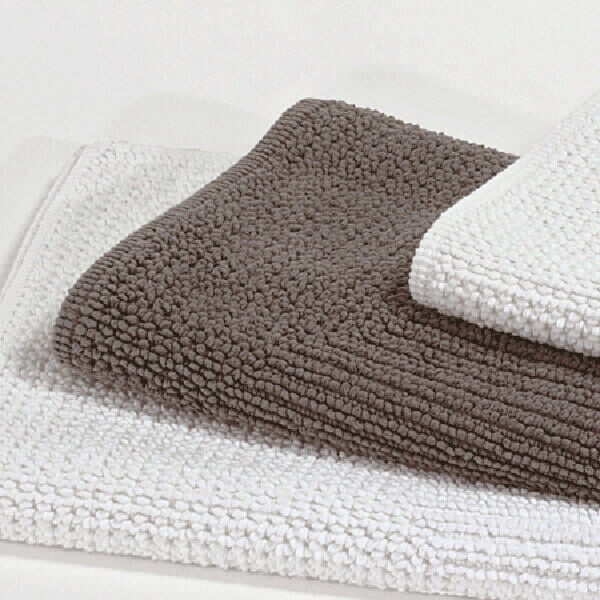 Gestrickter Vorleger für Bad, Flur und Schlafzimmer aus der Porto Kollektion von Evelyn Kahle