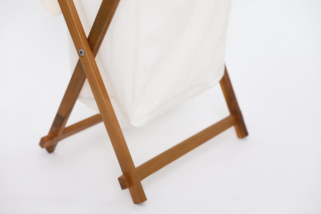 Wäschebehälter/Wäschebox aus Teakholz mit Stoffbeutel: Natürlicher Charme und Funktionalität für Ihr Zuhause.