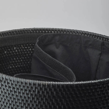 Wäschetonne Cino in Schwarz von Aquanova aus Rattan – stilvoller und praktischer Wäschekorb für das Badezimmer.