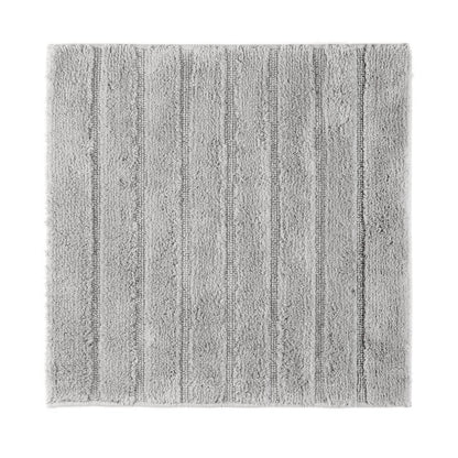 WC-Vorleger California White Smoke Hellgrau 60x60cm, aus weicher Baumwolle mit Hoch-Tief-Streifen und rutschfester Unterseite.