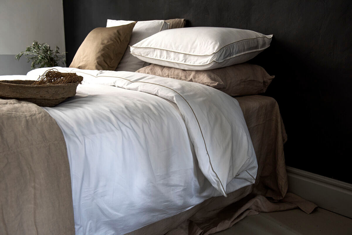House of Style Rimini Weiße Bettwäsche mit Stickkante, Satin-Baumwolle: Elegante Bettwäsche für Ihr Schlafzimmer.