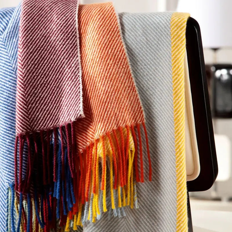 Bunte Wohndecke mit Fransen & Streifen – 130 × 170 cm Colour Lines