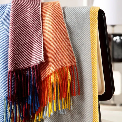 Bunte Wohndecke mit Fransen & Streifen – 130 × 170 cm Colour Lines
